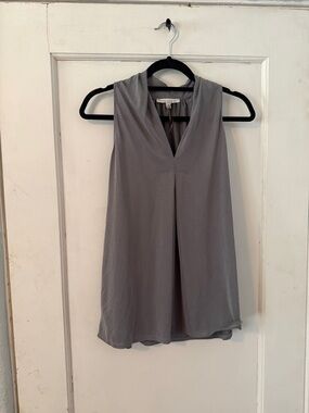 Green Envelope Light Gray V-Neck Sleeveless Pleated Camisole
